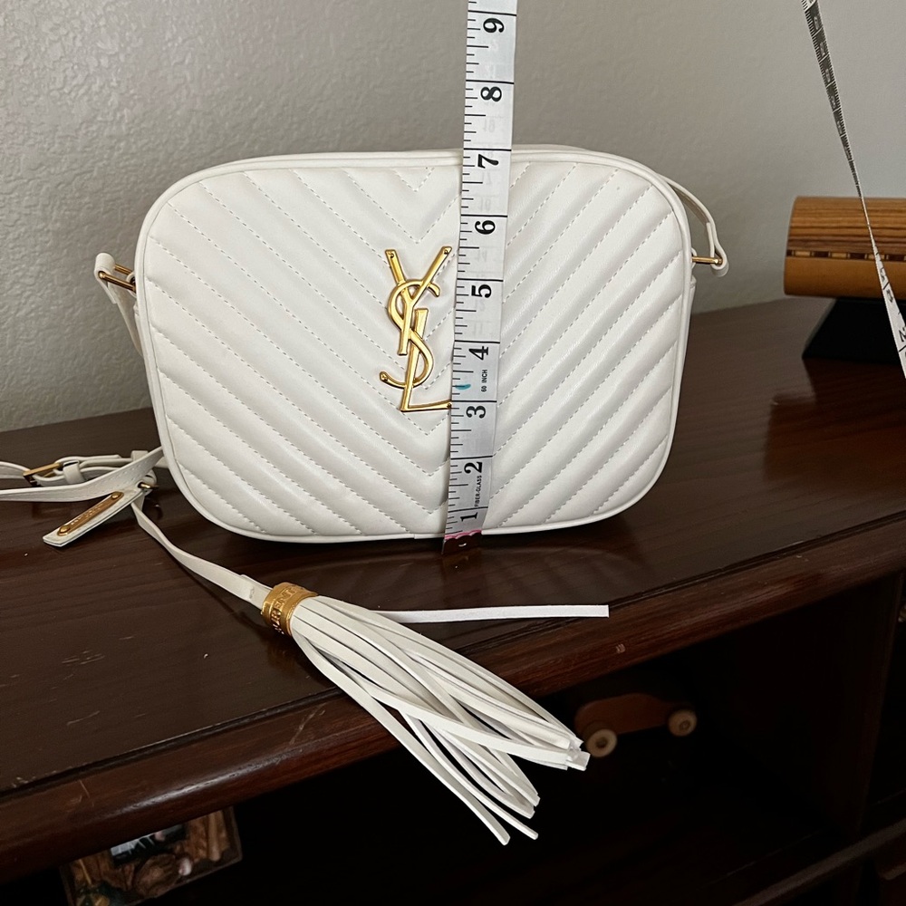 White PLU Crossbody. Used only two times, like new. Really cute for a day out! - Picture 7 of 7